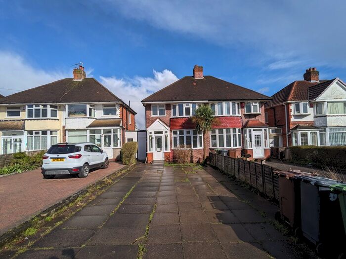 3 Bedroom Semi-Detached House To Rent In Melton Avenue, Solihull, West Midlands, B92