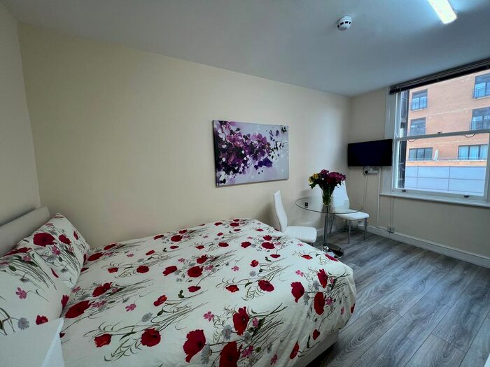 Studio To Rent In Cromwell Road, London, SW7