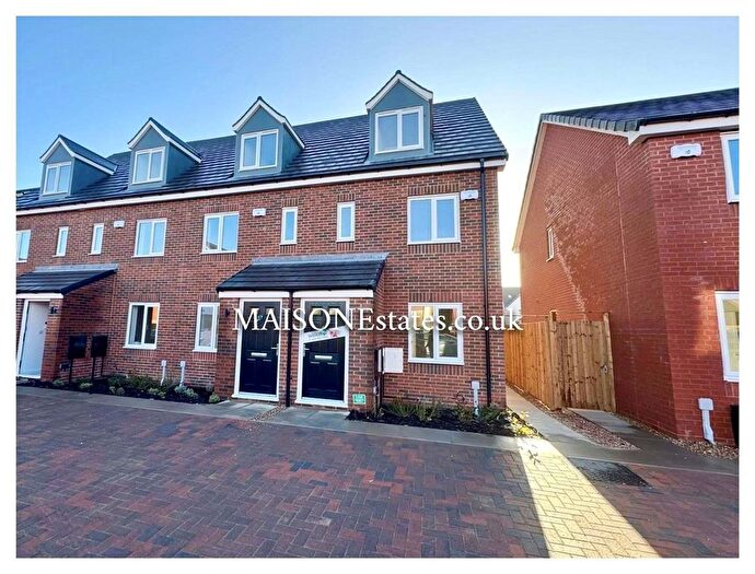 3 Bedroom Town House To Rent In Woodlark Road, Whitmore Place, Coventry, CV6