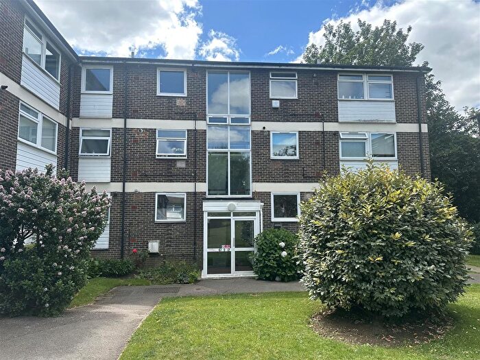 2 Bedroom Flat For Sale In Tonbridge Road, Maidstone, ME16
