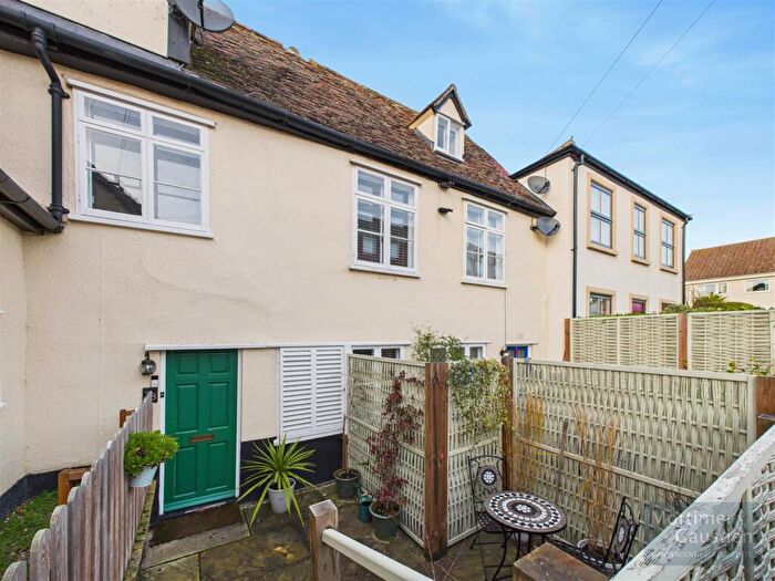 2 Bedroom Town House For Sale In Southgate Street, Bury St. Edmunds, IP33