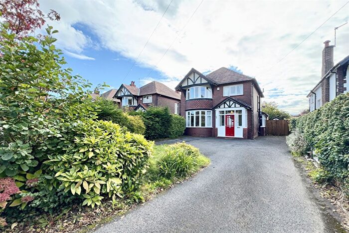 3 Bedroom Detached House For Sale In Chester Road, Poynton, SK12