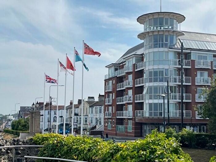 2 Bedroom Flat For Sale In The Point, Sea View Street, Cleethorpes, DN35