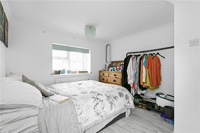 1 Bedroom Bungalow For Sale In Bourne Avenue, Penton Park, Chertsey, Surrey, KT16