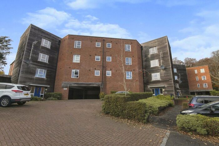 2 Bedroom Flat To Rent In Furze Court, Exeter, EX4