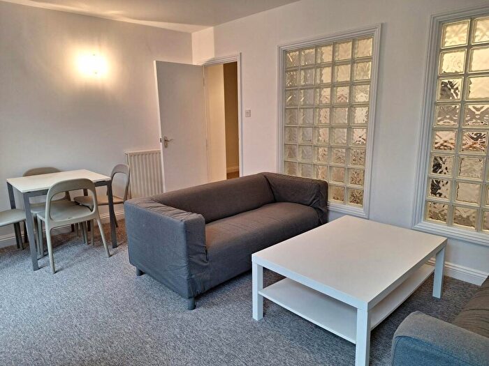 3 Bedroom Flat To Rent In Charlotte Street, BS1