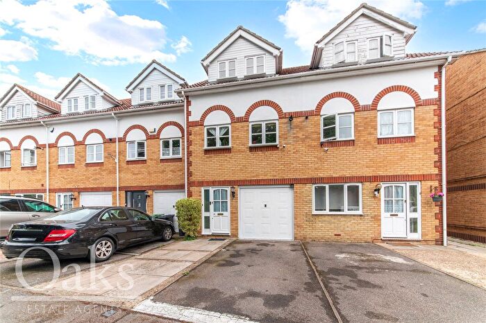 3 Bedroom Terraced House For Sale In Oakmead Place, Mitcham, CR4