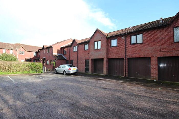 2 Bedroom Flat To Rent In Riverview Drive, Exeter, EX4