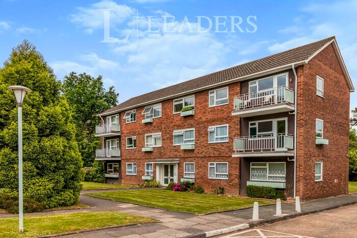 2 Bedroom Flat To Rent In Meadow Court, Rosebank, Epsom, KT18