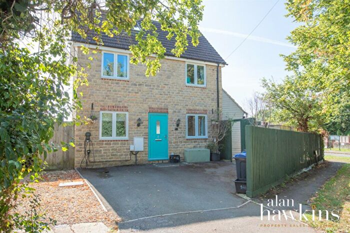 3 Bedroom Detached House For Sale In Hillside, Leigh, Swindon, SN6