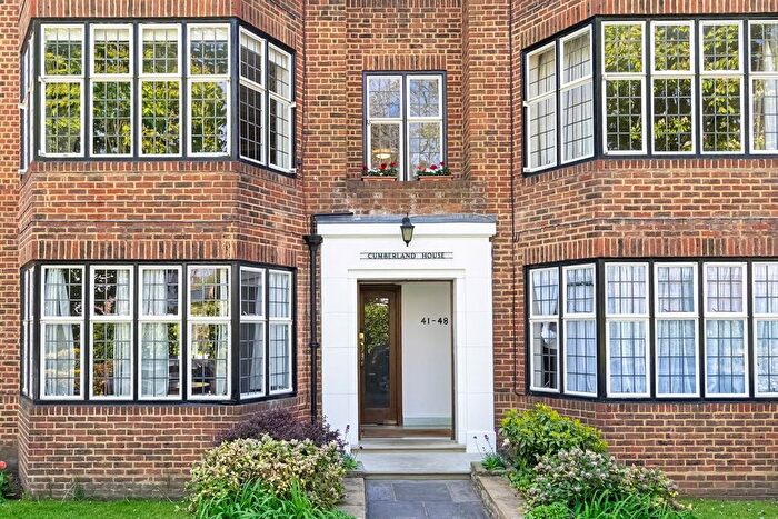 3 Bedroom Flat For Sale In Portsmouth Road, Putney, SW15