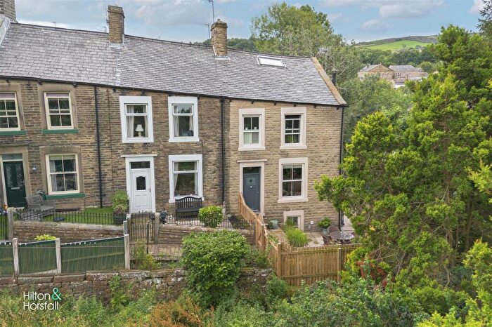 2 Bedroom End Of Terrace House For Sale In Pleasant View, Barnoldswick, BB18