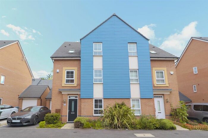 5 Bedroom Semi-Detached House To Rent In Canal View, City Centre, Coventry, CV1