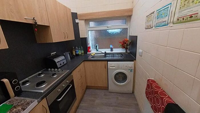 2 Bedroom Flat To Rent In Belgrave Avenue, Manchester, M14