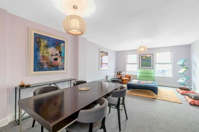 3 Bedroom Maisonette To Rent In Camden High Street, Camden Town, London, NW1