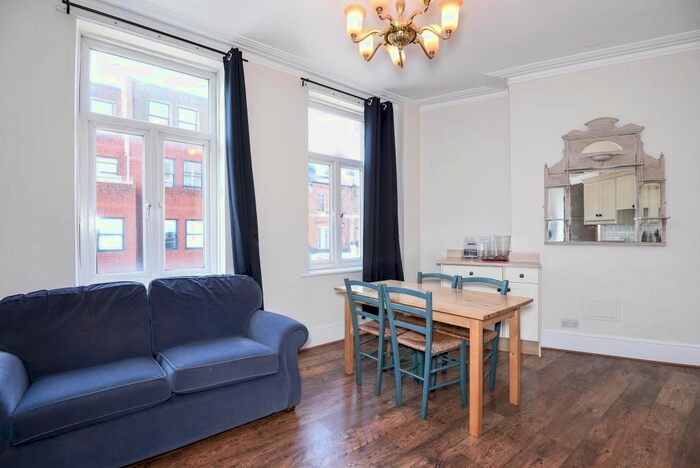 1 Bedroom Flat To Rent In High Street, Twickenham, TW1