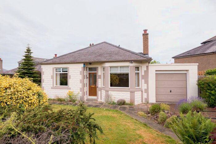 3 Bedroom Bungalow To Rent In Buckstone Avenue, Edinburgh, EH10
