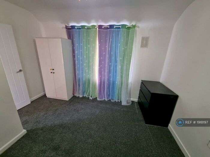 2 Bedroom End Of Terrace House To Rent In Arden Crescent, Dagenham, RM9
