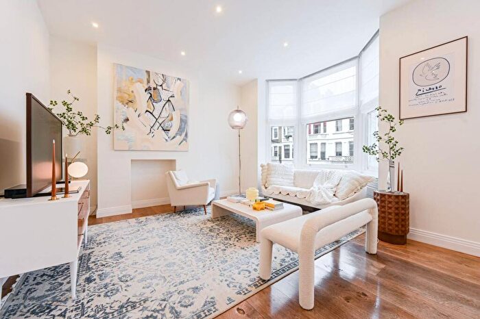 2 Bedroom Flat For Sale In Coleherne Road, Chelsea, London, SW10