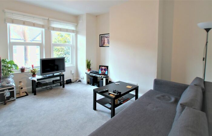2 Bedroom Maisonette To Rent In West Gardens, London, SW17