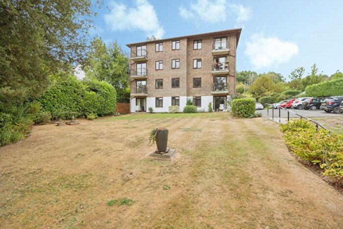 2 Bedroom Flat For Sale In Rusthall Road, Tunbridge Wells, Kent, TN4