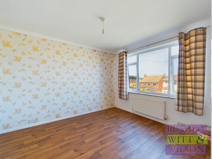 2 Bedroom Detached Bungalow For Sale In Fairlight Road, Hastings, TN35