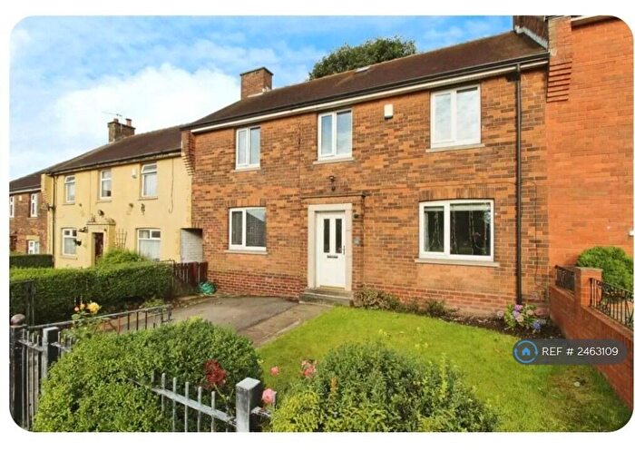 4 Bedroom Terraced House To Rent In Barwick Green, Bradford, BD6