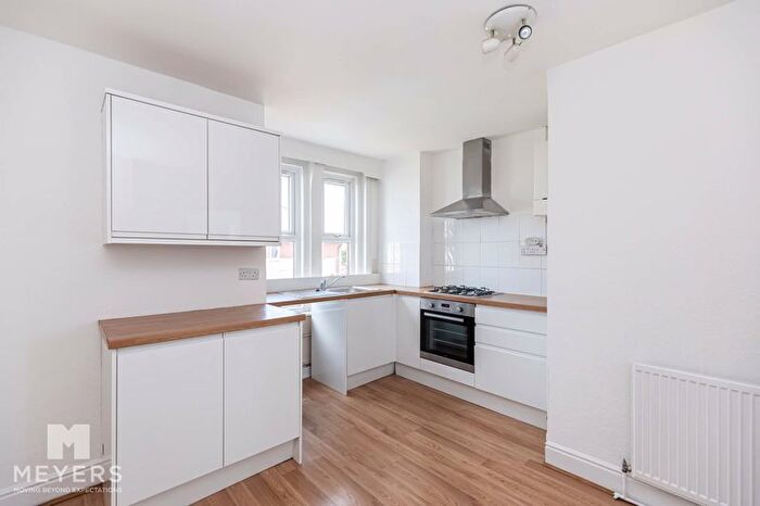 2 Bedroom Flat To Rent In Kinson Road, Bournemouth, BH10