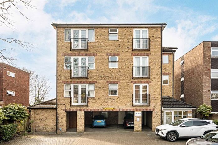 2 Bedroom Flat For Sale In Burnt Ash Hill, London, SE12