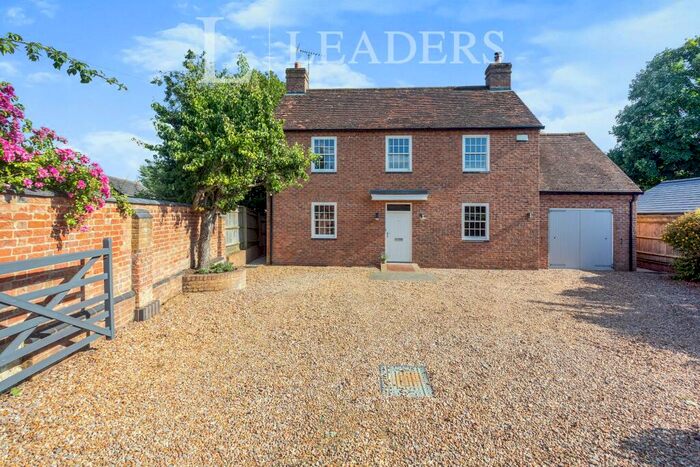 4 Bedroom Detached House To Rent In Tapling House, Swanbourne, MK17