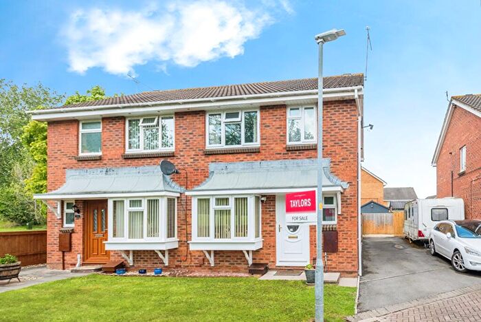 3 Bedroom Semi-Detached House For Sale In Acorn Close, Swindon, Wiltshire, SN3