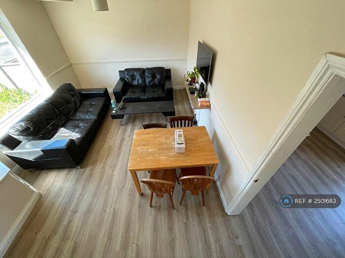 4 Bedroom Semi-Detached House To Rent In Station Road, Bristol, BS34