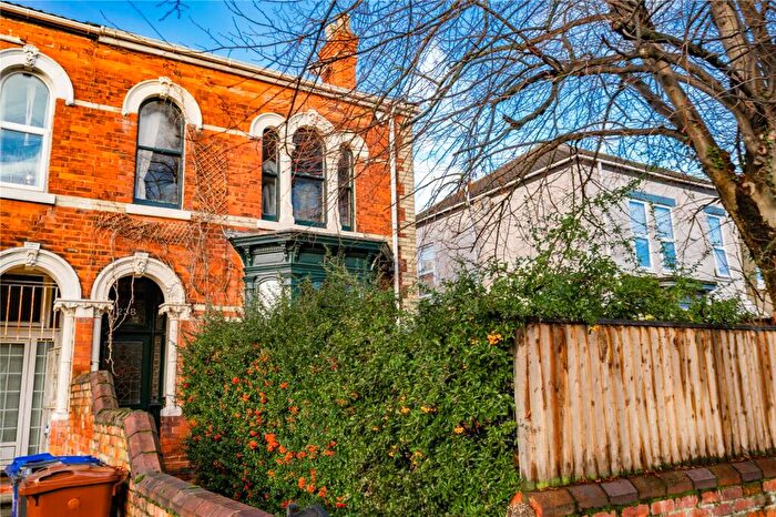 4 Bedroom Semi Detached House To Rent In Hainton Avenue, Grimsby, Lincolnshire, DN32