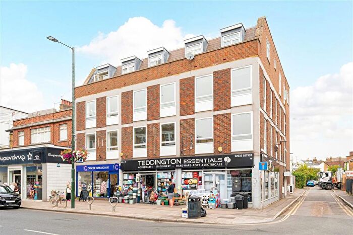 2 Bedroom Flat To Rent In Elfin Grove, Teddington, TW11