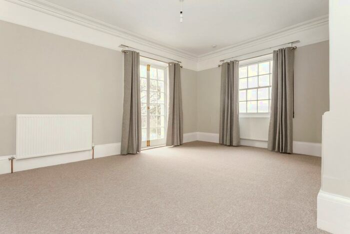 5 Bedroom Detached House To Rent In Shurdington Road Cheltenham, GL53