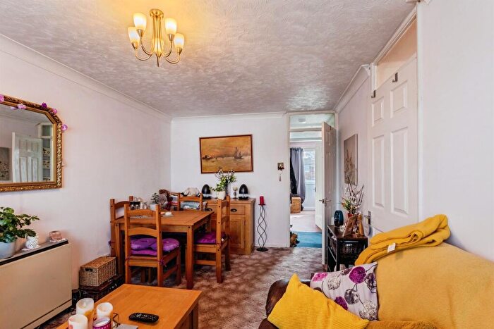 1 Bedroom Apartment For Sale In Clay Pit Piece, Saffron Walden, CB11