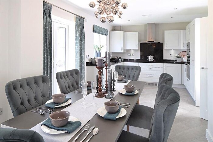 5 Bedroom Detached House For Sale In Schofield Way Hoddesdon Hertfordshire, EN11