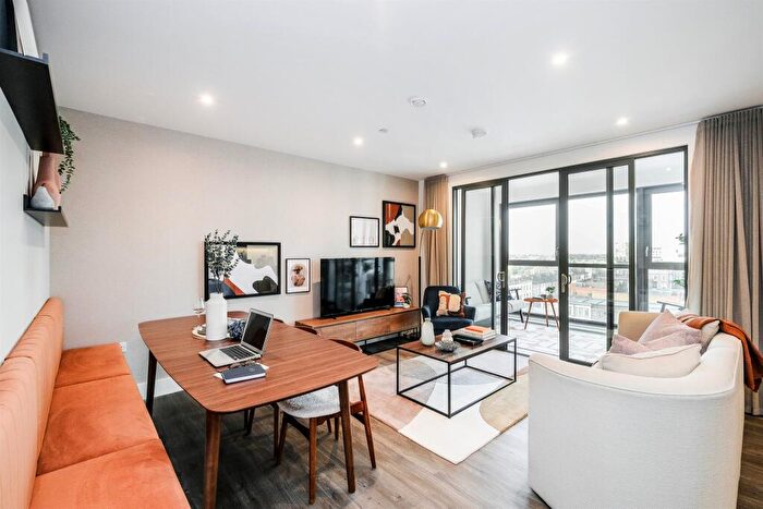 2 Bedroom Flat For Sale In Poplar Walk, Croydon, CR0