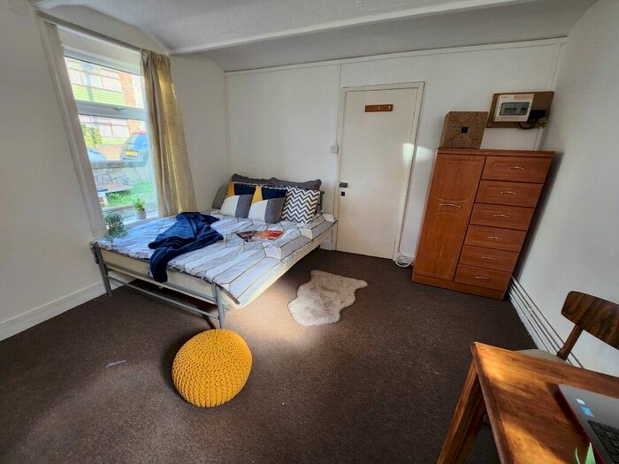 Studio To Rent In Roseacre Close, Norwich, NR2