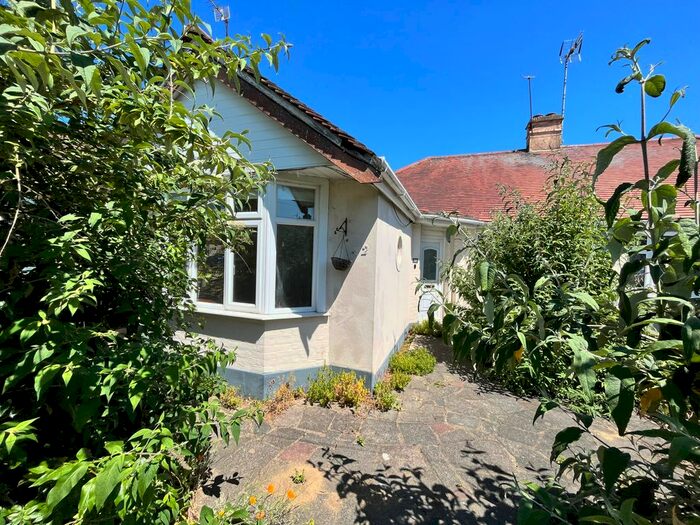 1 Bedroom Bungalow To Rent In Lyndale Avenue, Southend, SS2