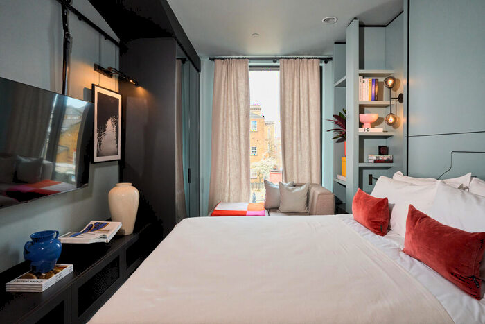 Studio To Rent In Haydon Way, London, SW11