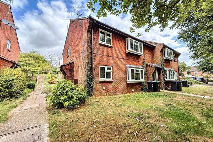 2 Bedroom Flat For Sale In Sixpenny Handley, SP5