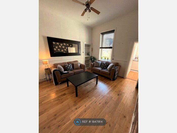 3 Bedroom Terraced House To Rent In Craigton Road, Glasgow, G51