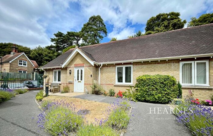 2 Bedroom Retirement Property For Sale In St Stephens Road, Bournemouth, BH2