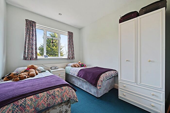5 Bedroom Detached House For Sale In High Road, Harrow Weald, Harrow, HA3
