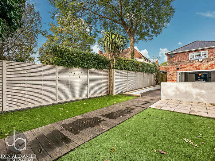 4 Bedroom Detached House For Sale In Lexden Road, Colchester, CO3