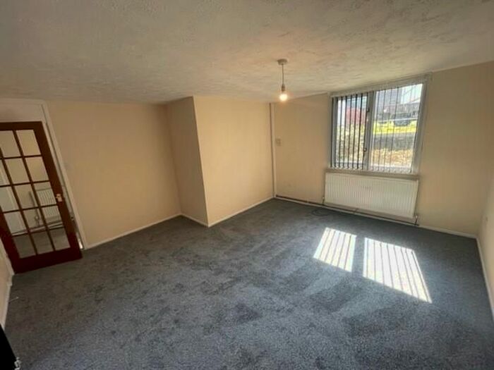 3 Bedroom Detached House To Rent In Harley Green, Pudsey, Leeds, LS13