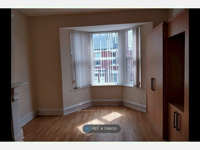 3 Bedroom Flat To Rent In Heaton, Newcastle Upon Tyne, NE6
