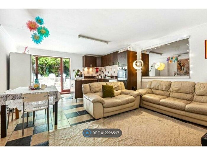 4 Bedroom Terraced House To Rent In Campsfield Road, London, N8