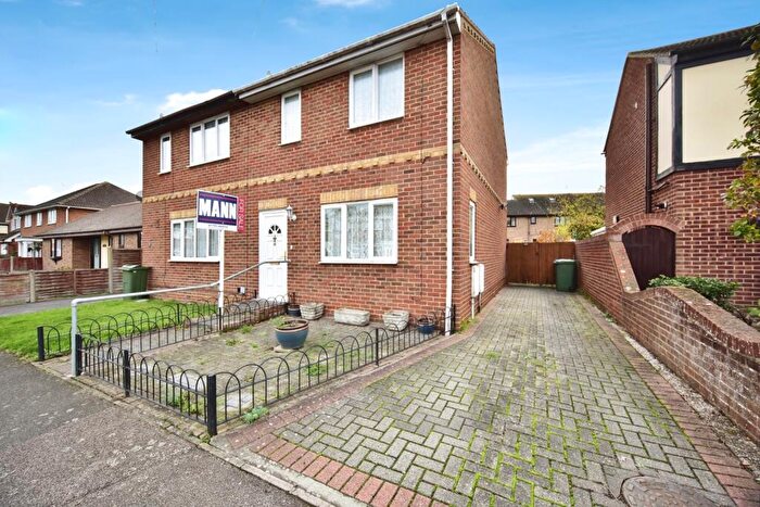 3 Bedroom Semi-Detached House For Sale In Sunnyside Avenue, Minster On Sea, Kent, ME12